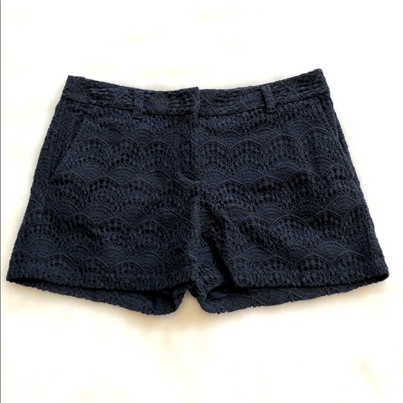 LOFT Pants - ⭐️ Ann Taylor Loft Navy Blue Lace 4” Short Size 6